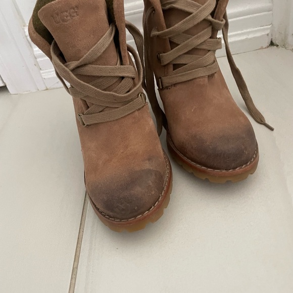 COPY - UGG Winter Heels (lined with Sherpa) - Picture 2 of 6